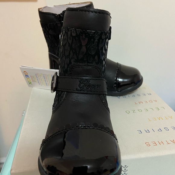 Geox black leather and suede boots size 4 1/2 NIB - Picture 4 of 5